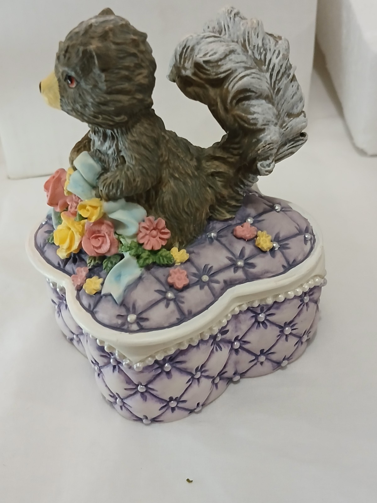 VTG Heritage House Melodies Country Fair Skunk Music Box Small World Wind Up NIB