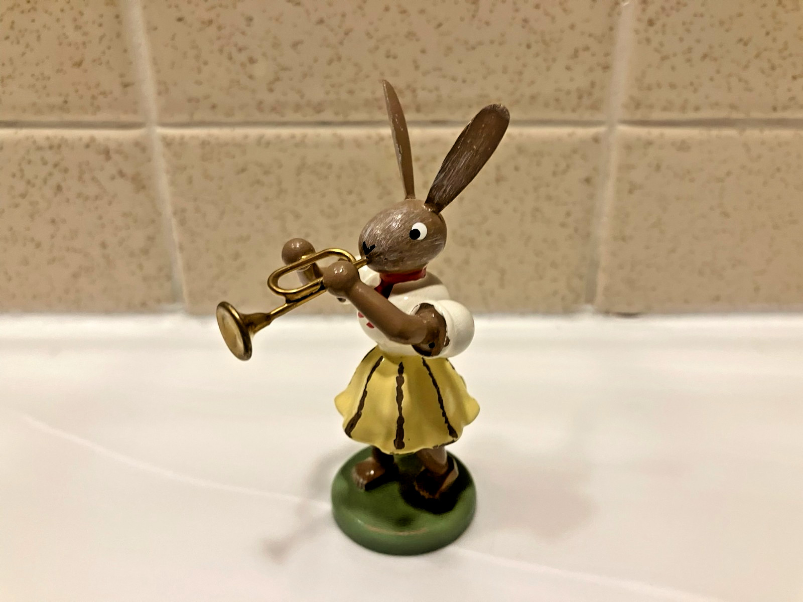 Erzgebirgishe BLANK Girl Bunny Rabbit Trumpet Germany 2 3/4″H