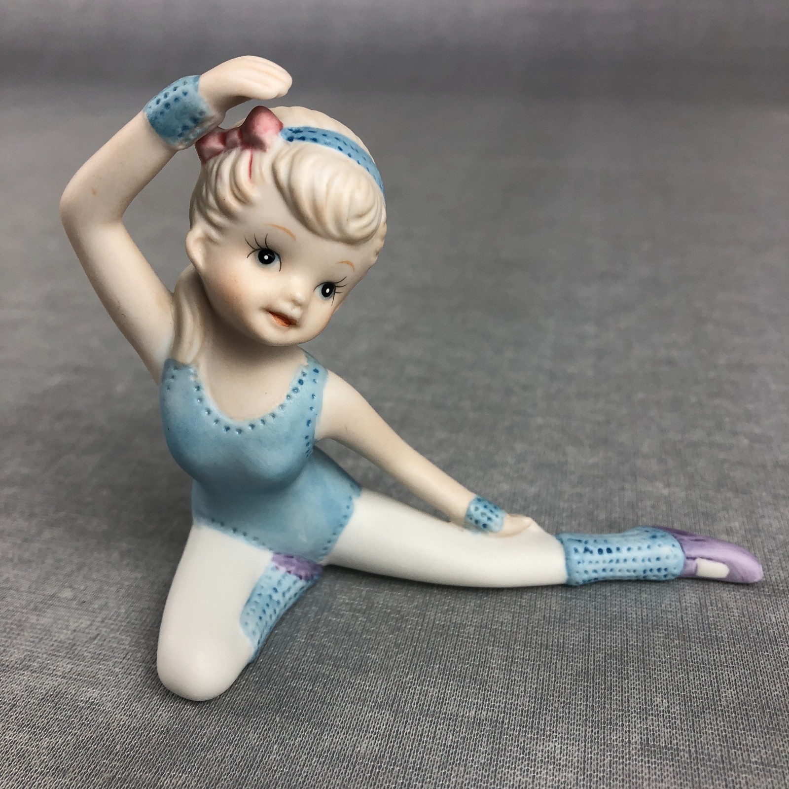 HOMCO Dance Girl Figure set of 2 Ballerina Gymnastics Stretch 70s Porcelain 1406