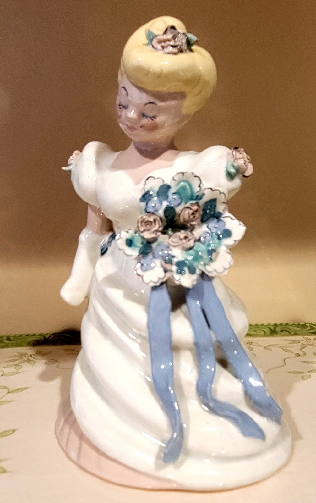 Bride Figurine Kay Finch California Pottery 6″ Blond Pastels 1940s READ