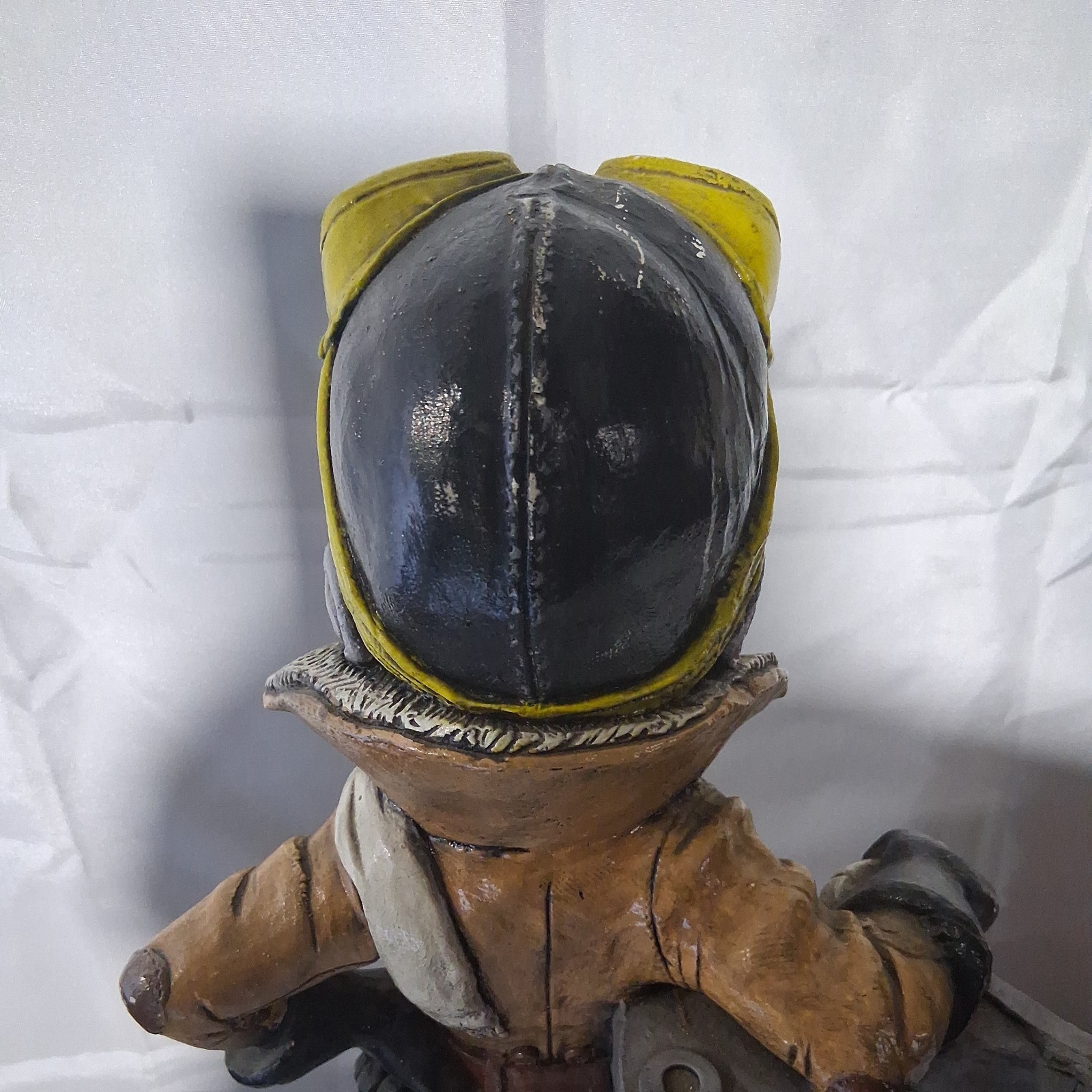 VINTAGE JUTA SANGTHAWEEP “WHY YES I FLY”1974-1976 PLASTER COLLECTION STATUES