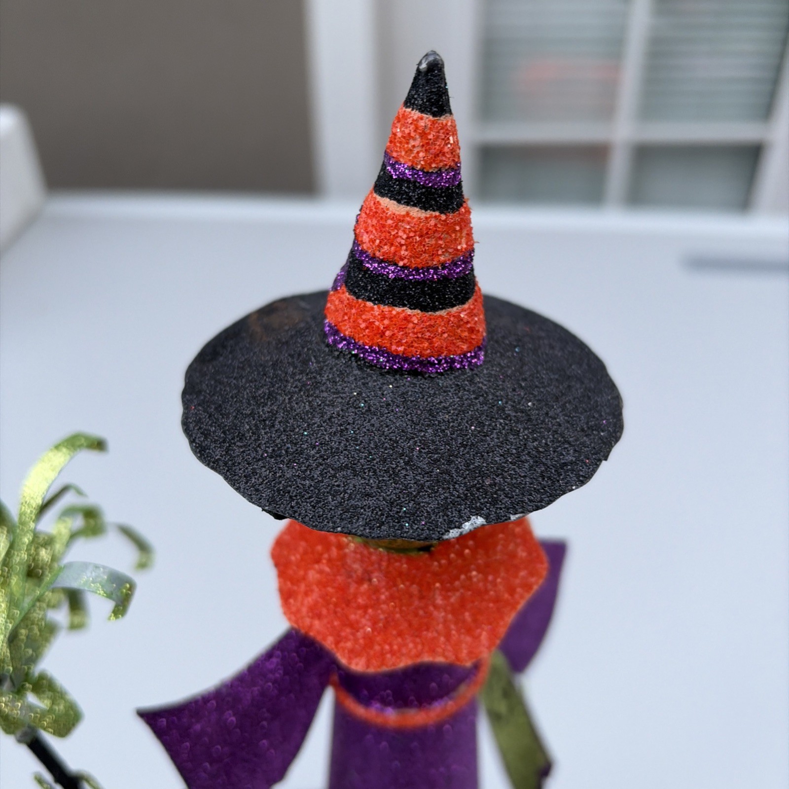 Pier 1 glitter Metal witch broom Down Halloween decor figurine statue 18″ Black