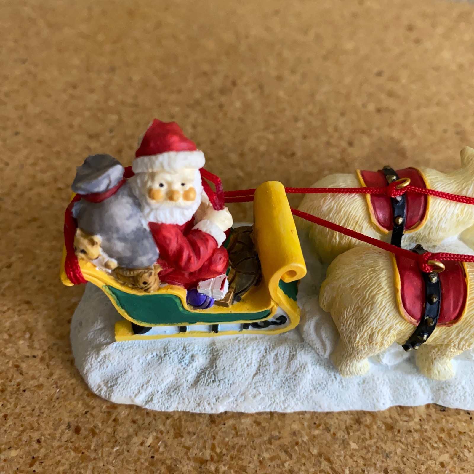 VTG 1995 Santa & Sleigh Being Pulled by a Team of 7 Polar Bears 9″ x 2″ Figurine