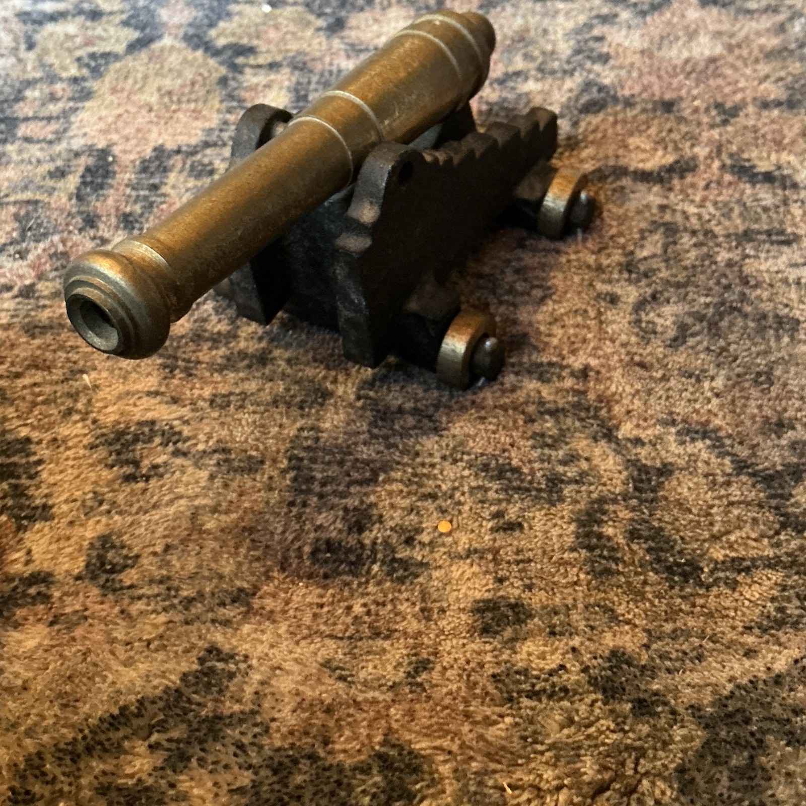 Miniature Metal Cannon Figurine Black & Brass Wheeled Base 3D Effect Unboxed