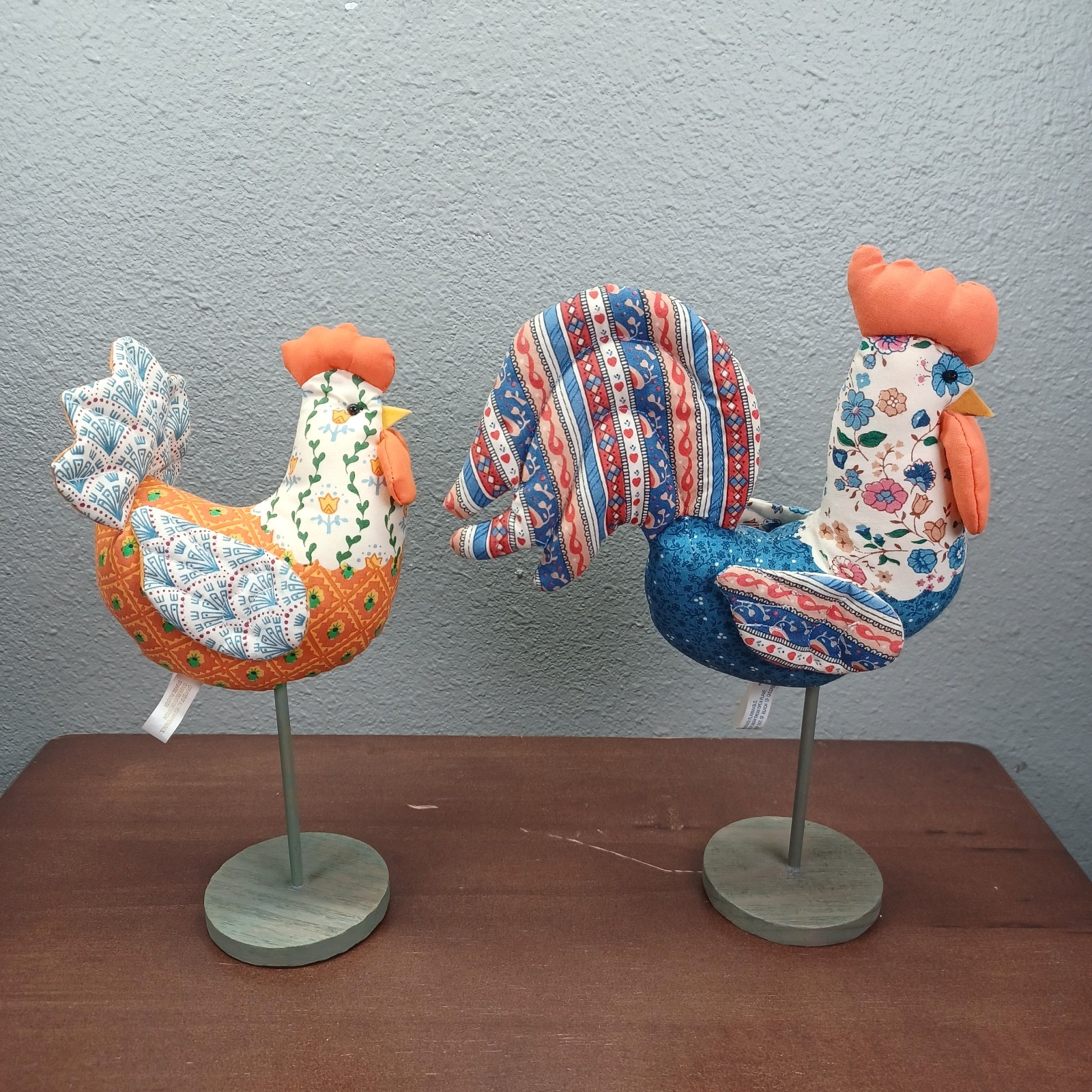 Avon Patchwork Pals Pomander Rooster & Hen on Wood Stand Farmhouse Decor 1980s