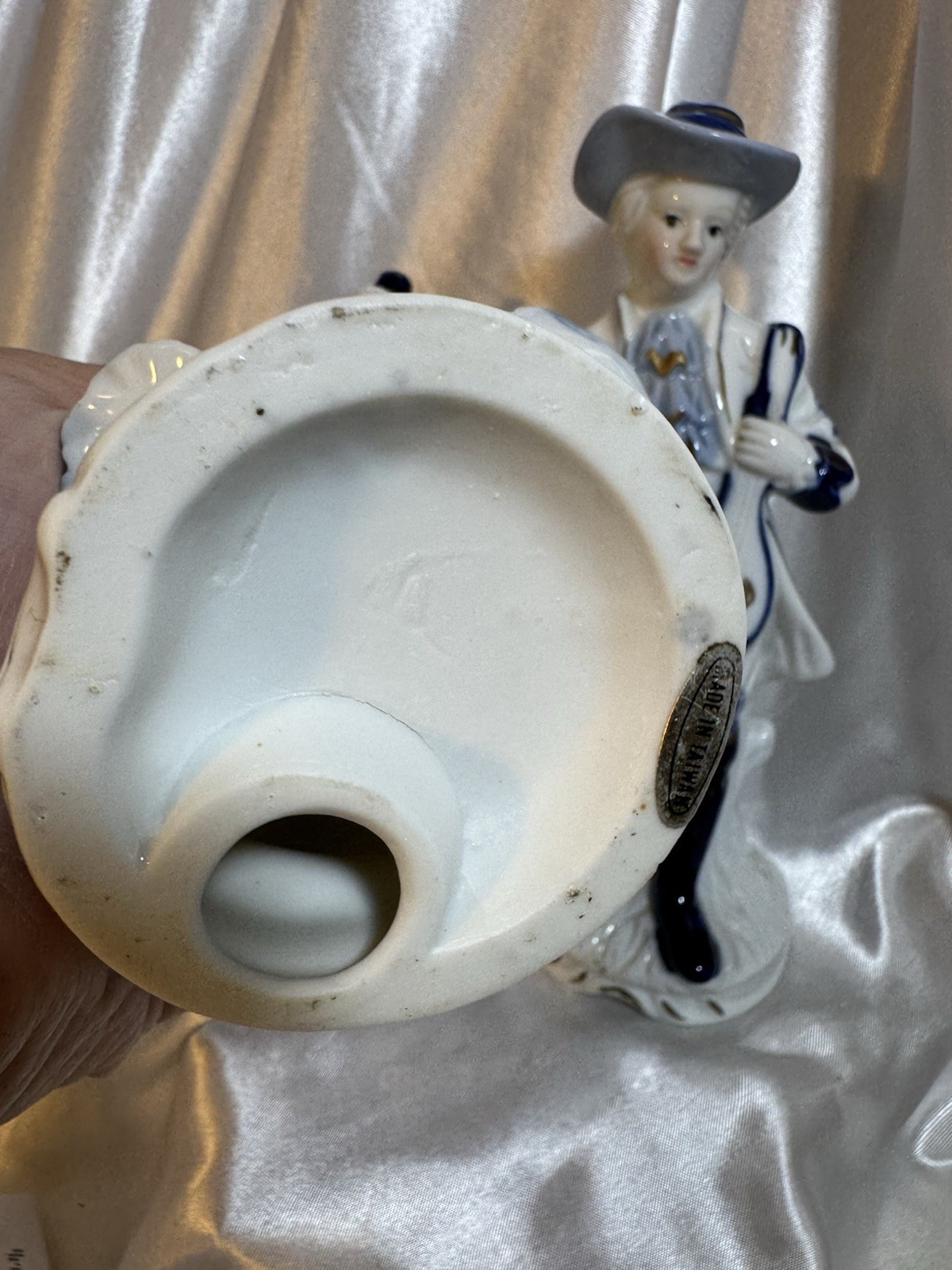 Vintage Blue & White Porcelain Colonial Man & Woman Figurine Playing Instruments