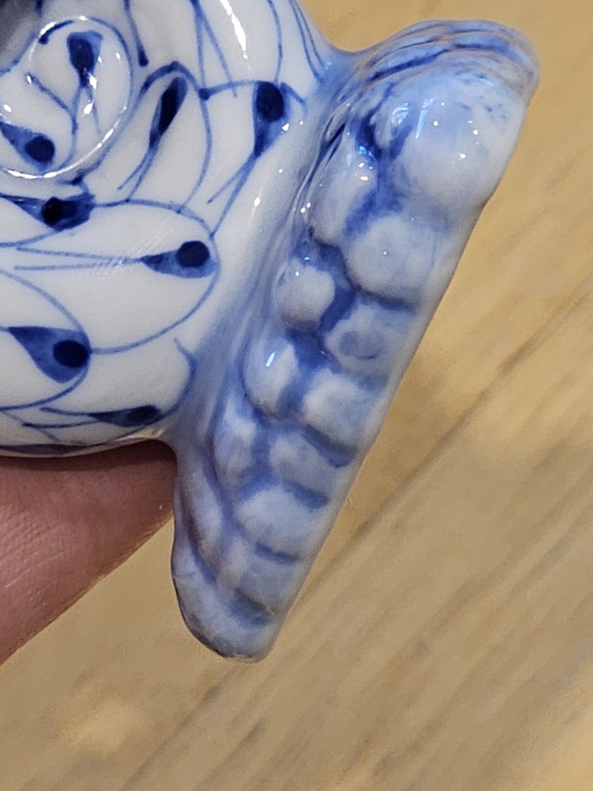 Andrea By Sadek Blue & White Fishnet Seahorse Porcelain 4 5/8″ Figurine