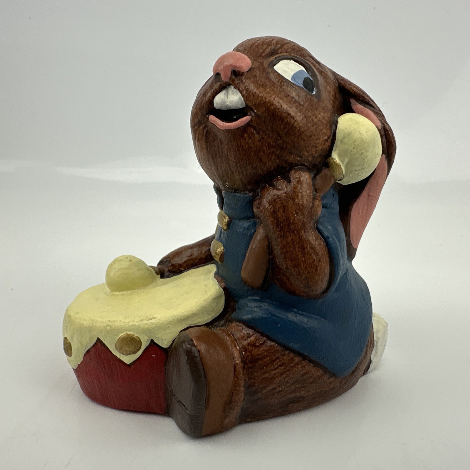 Vintage Pendelfin Rabbit Stoneware Music Scene Apple Pie Chorus Blanket Baby