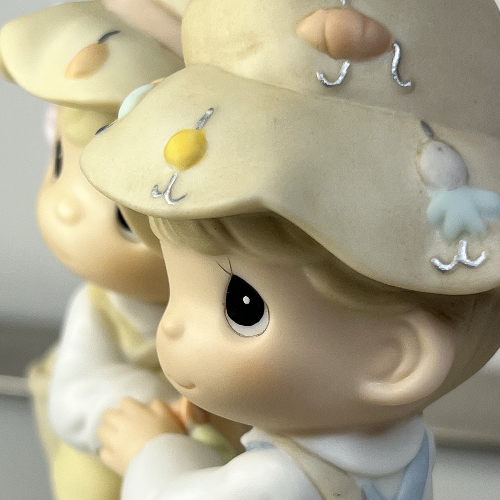 Precious Moments “O-Fish-Aly Friends for a Lifetime” porcelain figurine Mint Box
