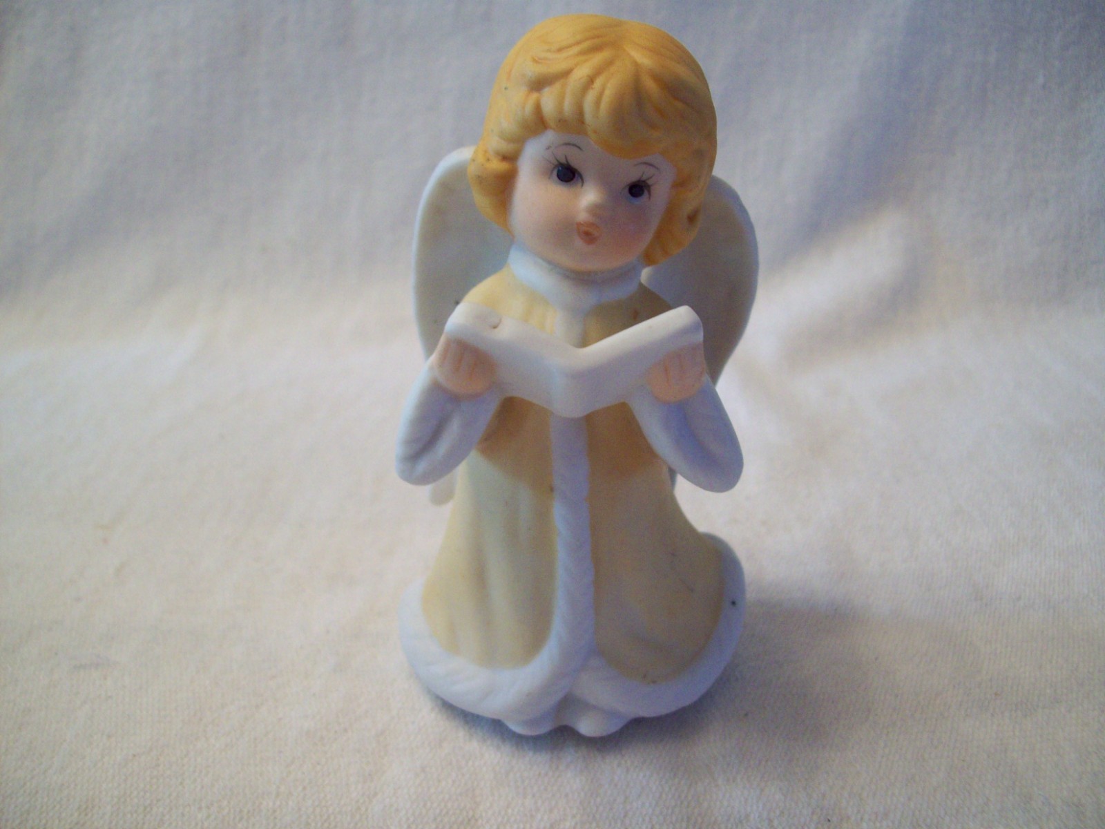 Vtg. Homco Porcelain Bisque Angle Figurine From 1980’s #5557