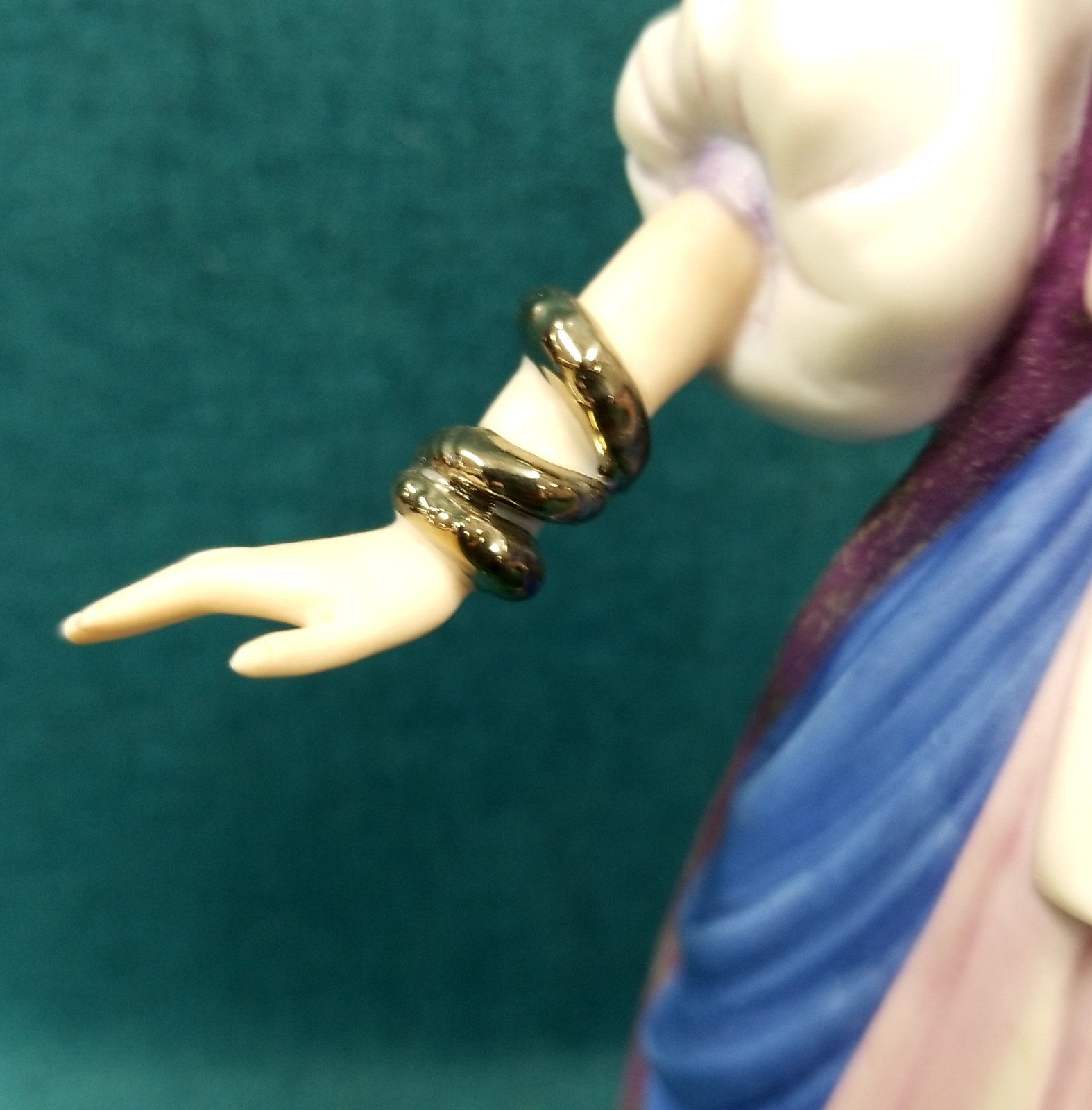 LENOX “American Song Book Collection” Stardust Porcelain Lady Figurine 8 3/4″