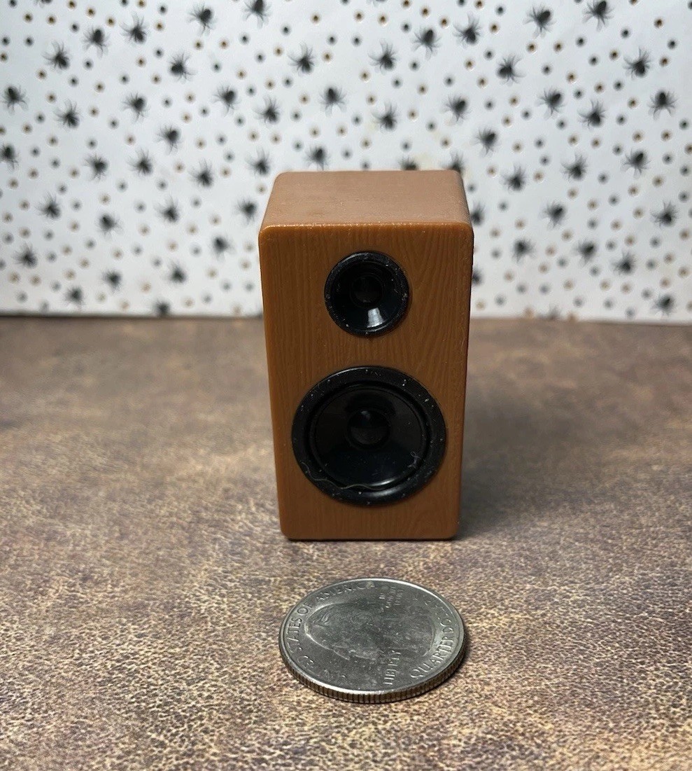 MINI BRANDS REALLY WORKS VINYL SPEAKER