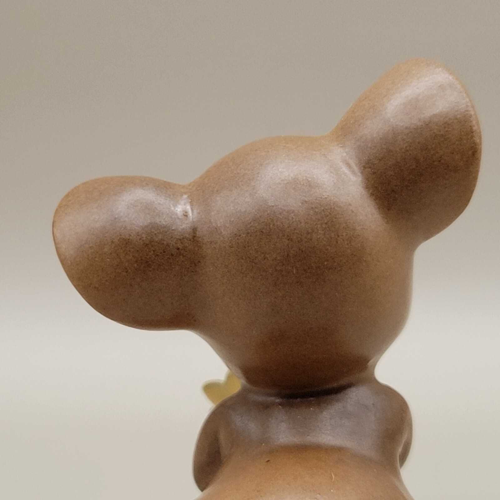 Josef Original – Japan 🐭”Loves Me” Mouse🐭 Figurine 2 1/4″ – With Yellow Flower