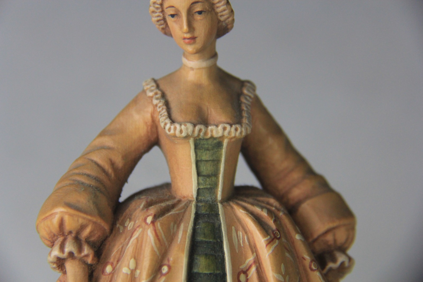 Anri Toriart 1950’s Wood Carved Renaissance Style Lady Statue 5.5″