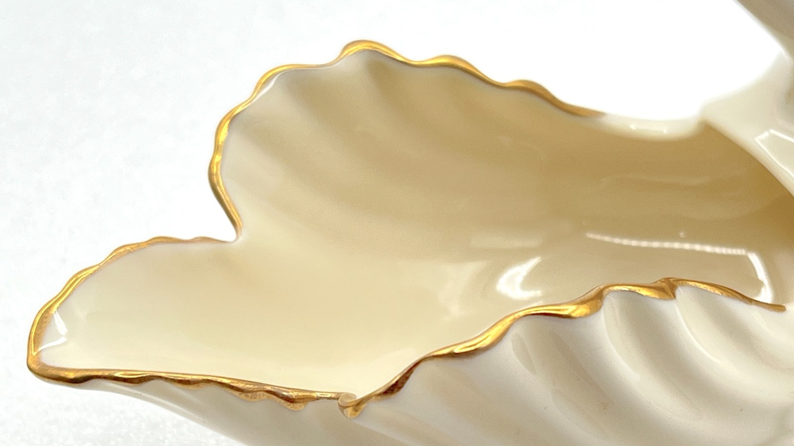 Vintage Lenox Ivory Porcelain Open Tail Swan Dish 5″L Gold Trim USA MINT