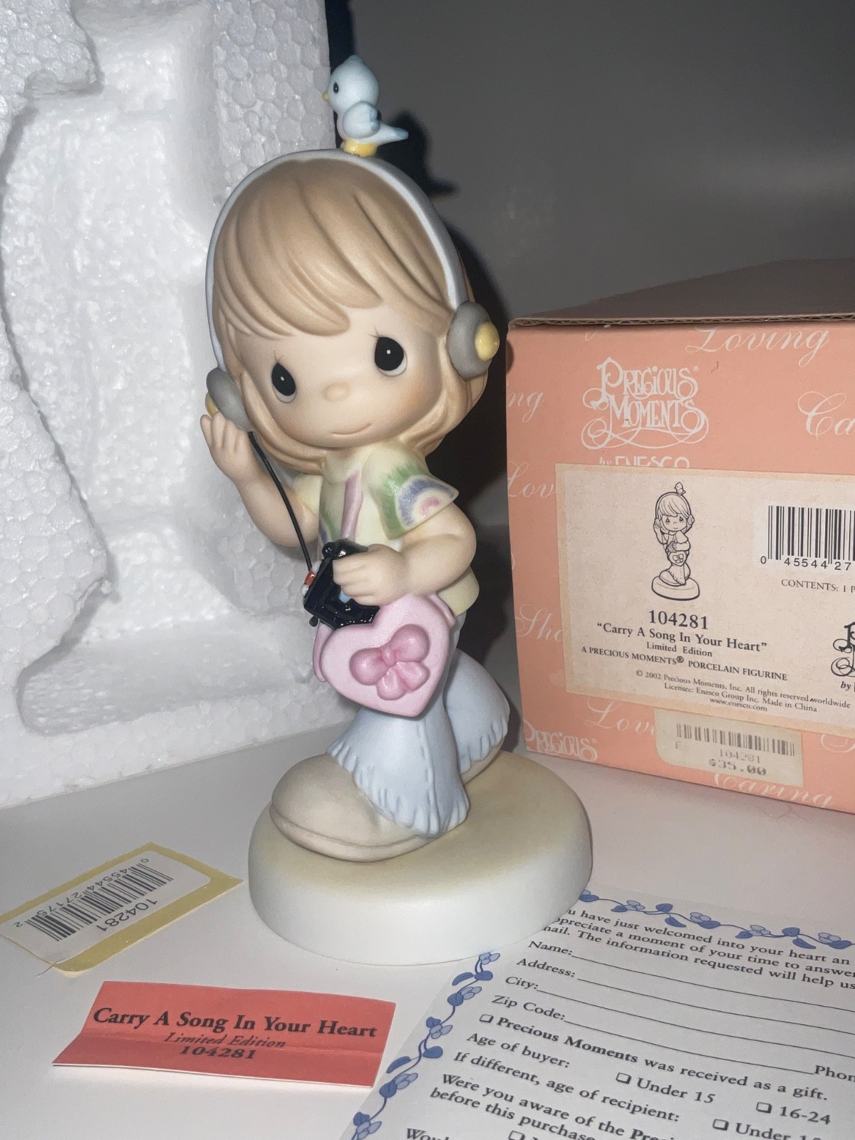 Precious Moments 104281 “Carry A Song In Your Heart” Figurine 2002 W/Box girl