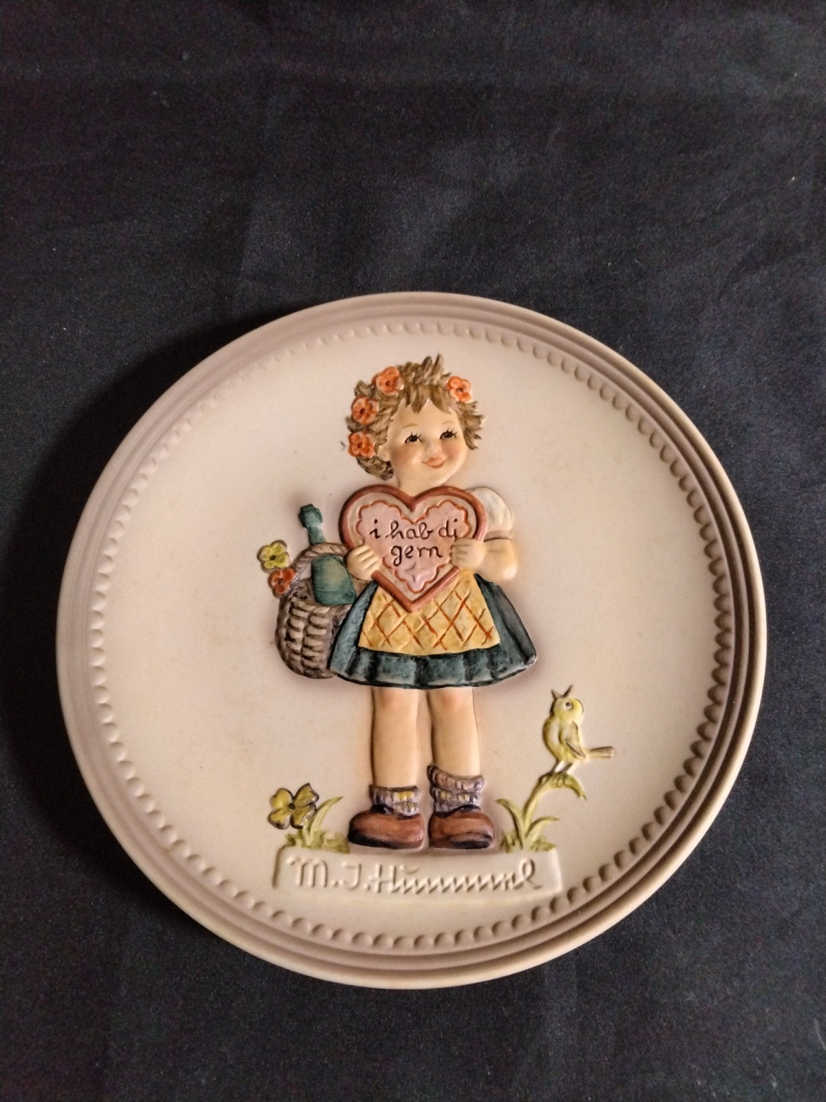 Vintage Goebel Hum”1985 “738 Valentine Gift” 701 2nd Edition Annual Bell 1978″