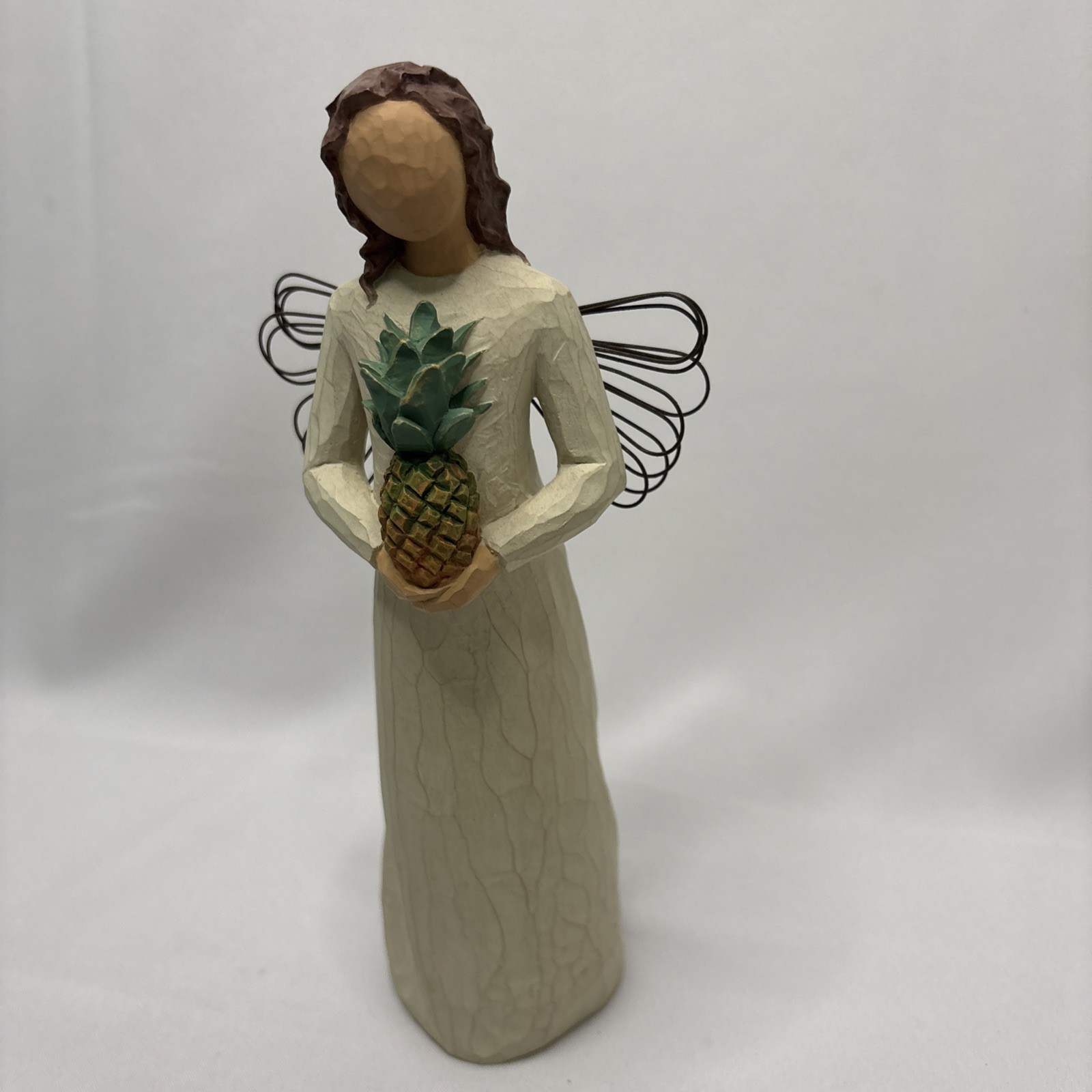 Willow Tree Welcoming Angel Figurine Holding Pineapple 2002 Demdaco Susan Lordi