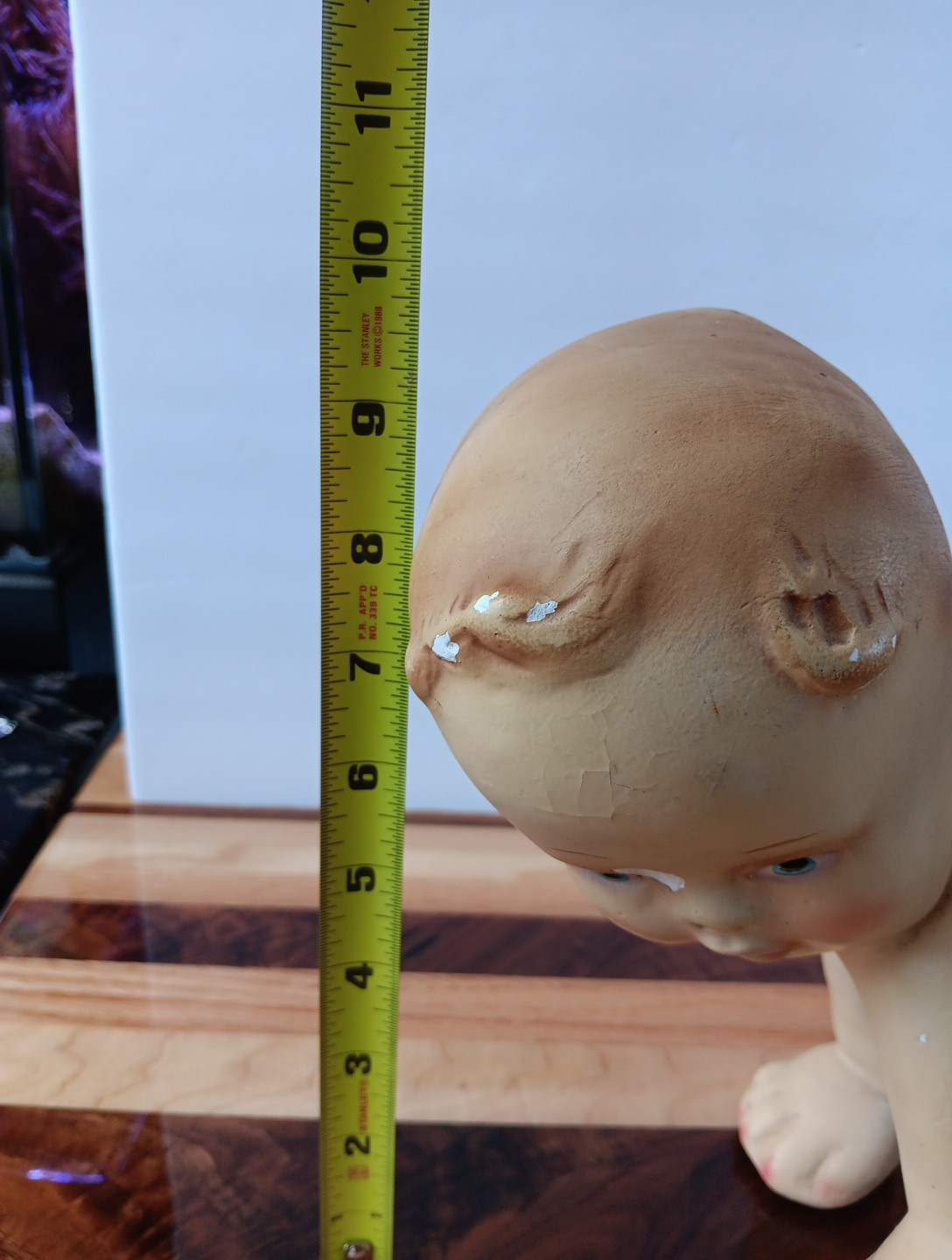 VTG RARE 40s 50s Glass Display Stand Chalkware Plaster Baby 10.5″ Display Diaper