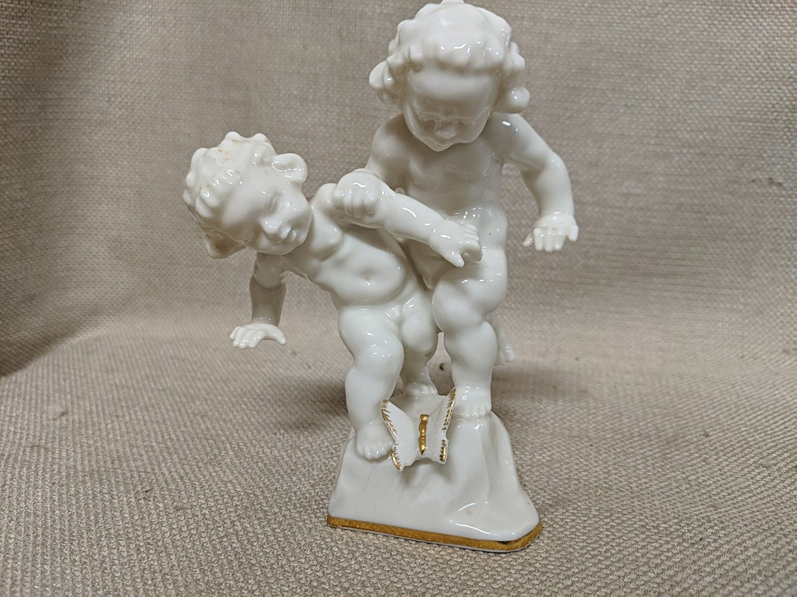 2 Hutschenreuther Selb Germany Porcelain Cherubs w/ Butterflies Figurines