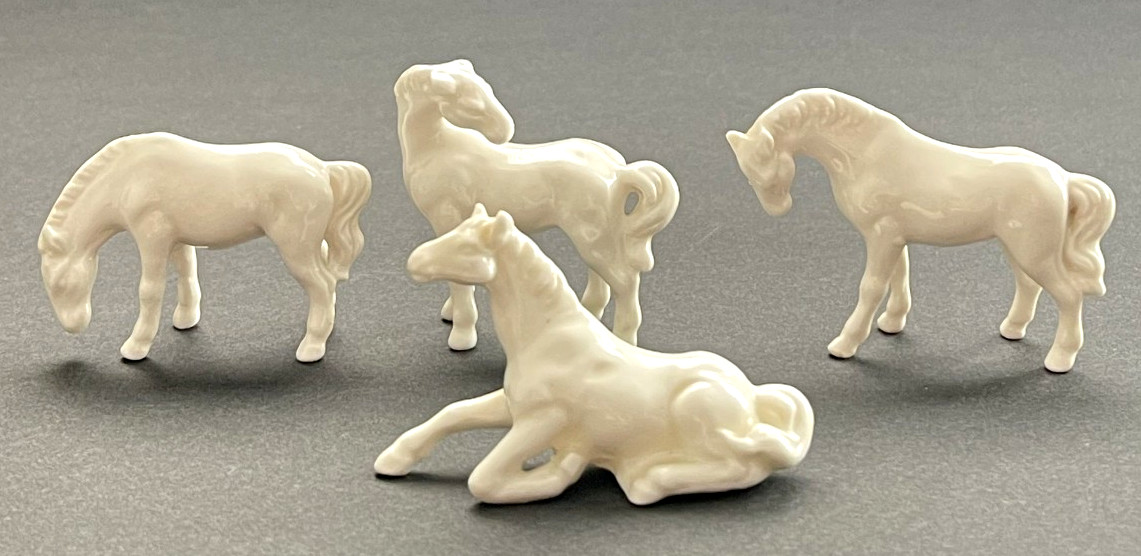 Vintage Miniature Porcelain Whie Horses Figurines 2.0″ Set Of 4 B10