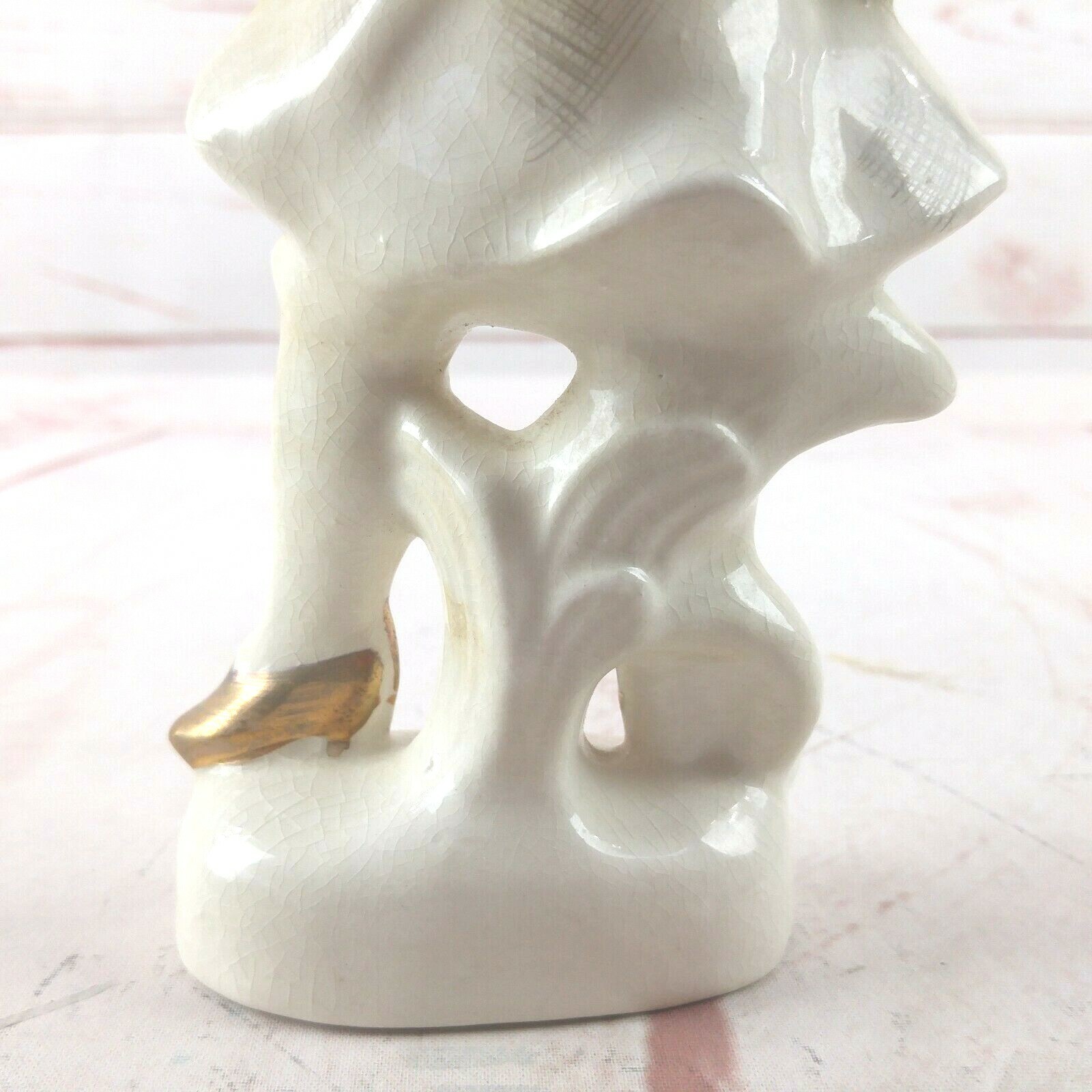 Vintage Hand Painted Porcelain Colonial Boy With Flute 9″ Made In Japan