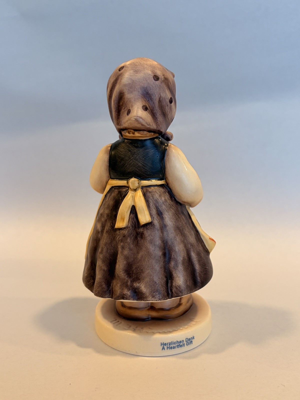 A Heartfelt Gift Hummel Figurine – Signed Limited Edition 4712/7500
