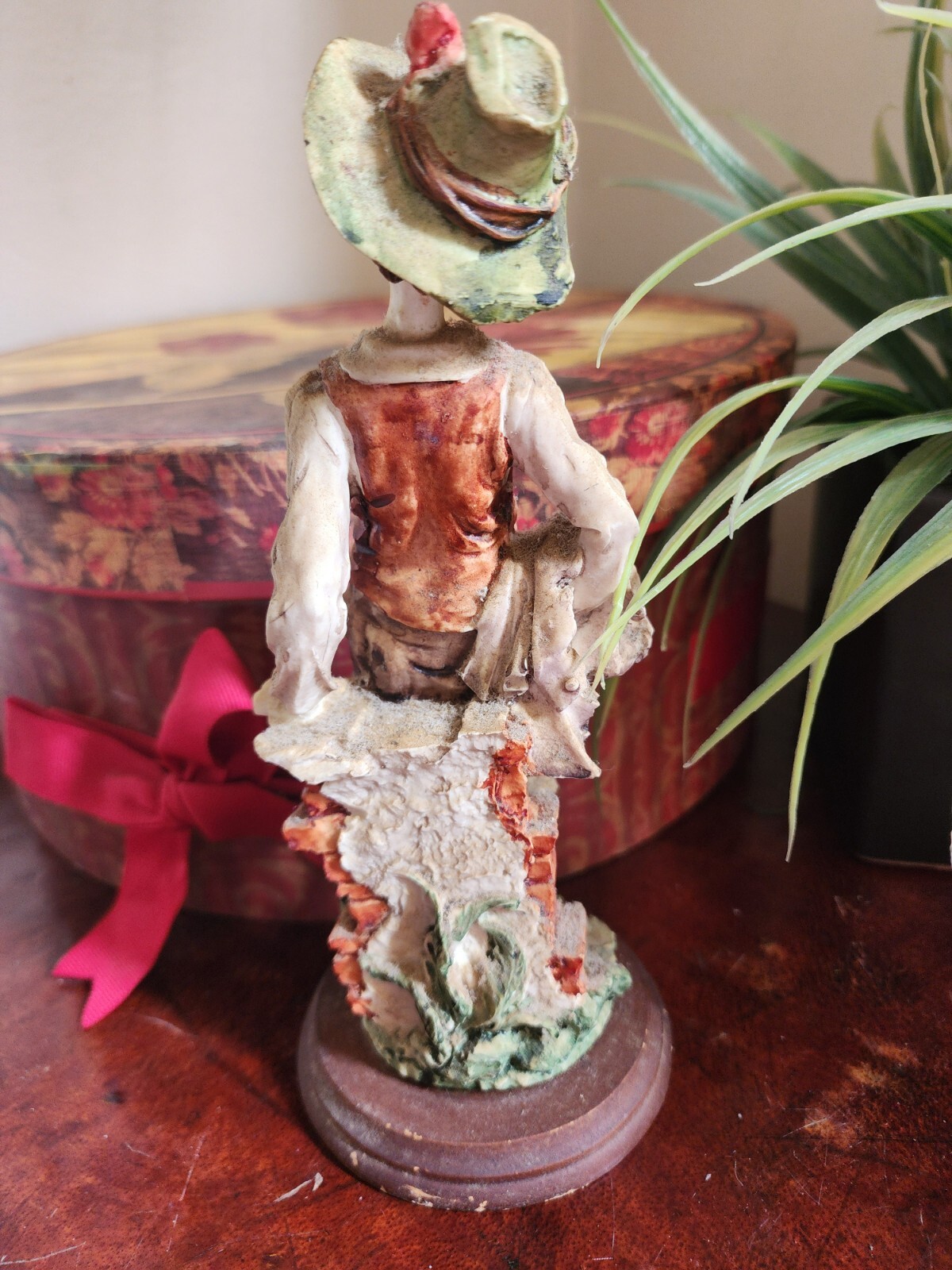 Giuseppe Armani Young Traveler Boy Capodimonte Figurine 9″H 1989 [Unsigned]