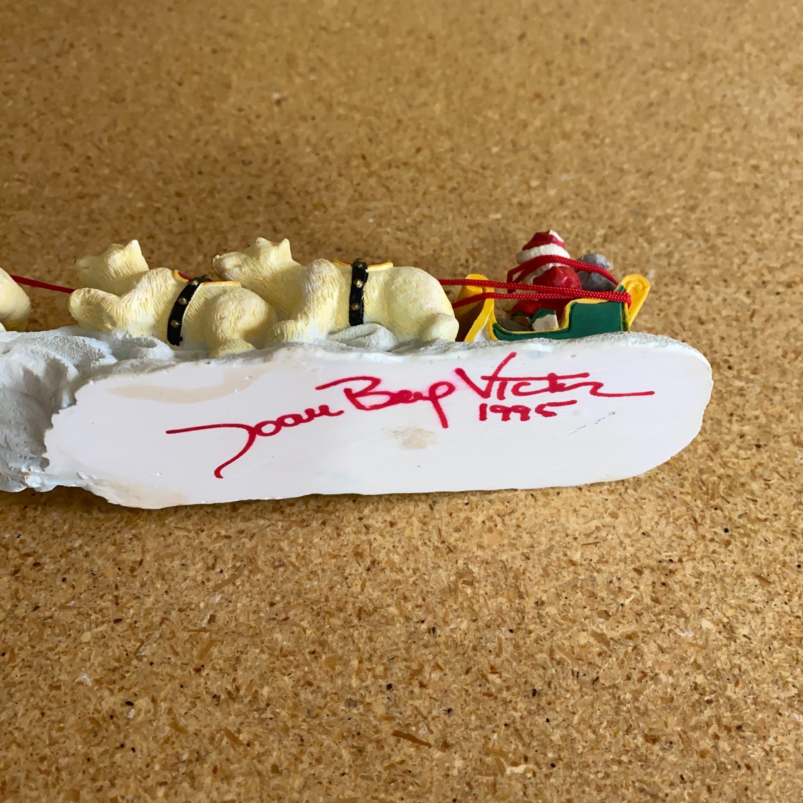 VTG 1995 Santa & Sleigh Being Pulled by a Team of 7 Polar Bears 9″ x 2″ Figurine