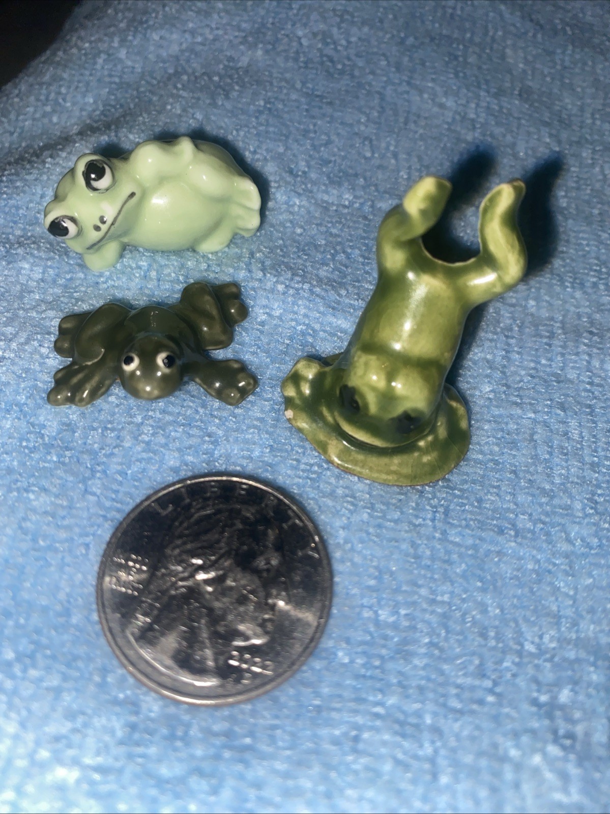 2 Bug House Mini Miniatures Frogs 1 No Sticker Frog Bone China