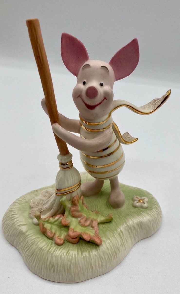 Lenox Walt Disney Showcase Piglet’s Clean Sweep Figurine Winnie The Pooh NEW COA