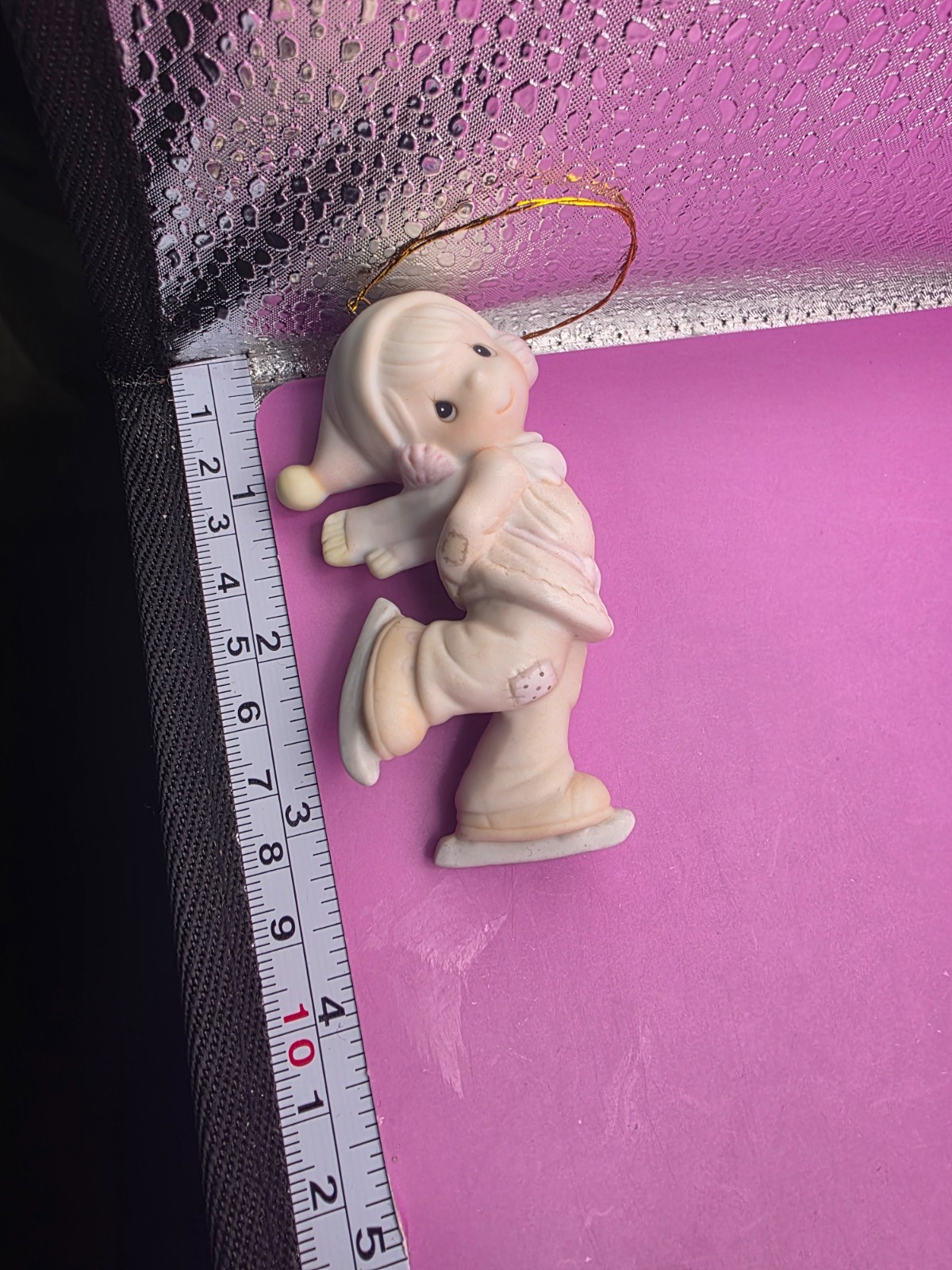 PRECIOUS MOMENTS ORNAMENT “DROPPING IN FOR CHRISTMAS” 1982 ENESCO E-2369