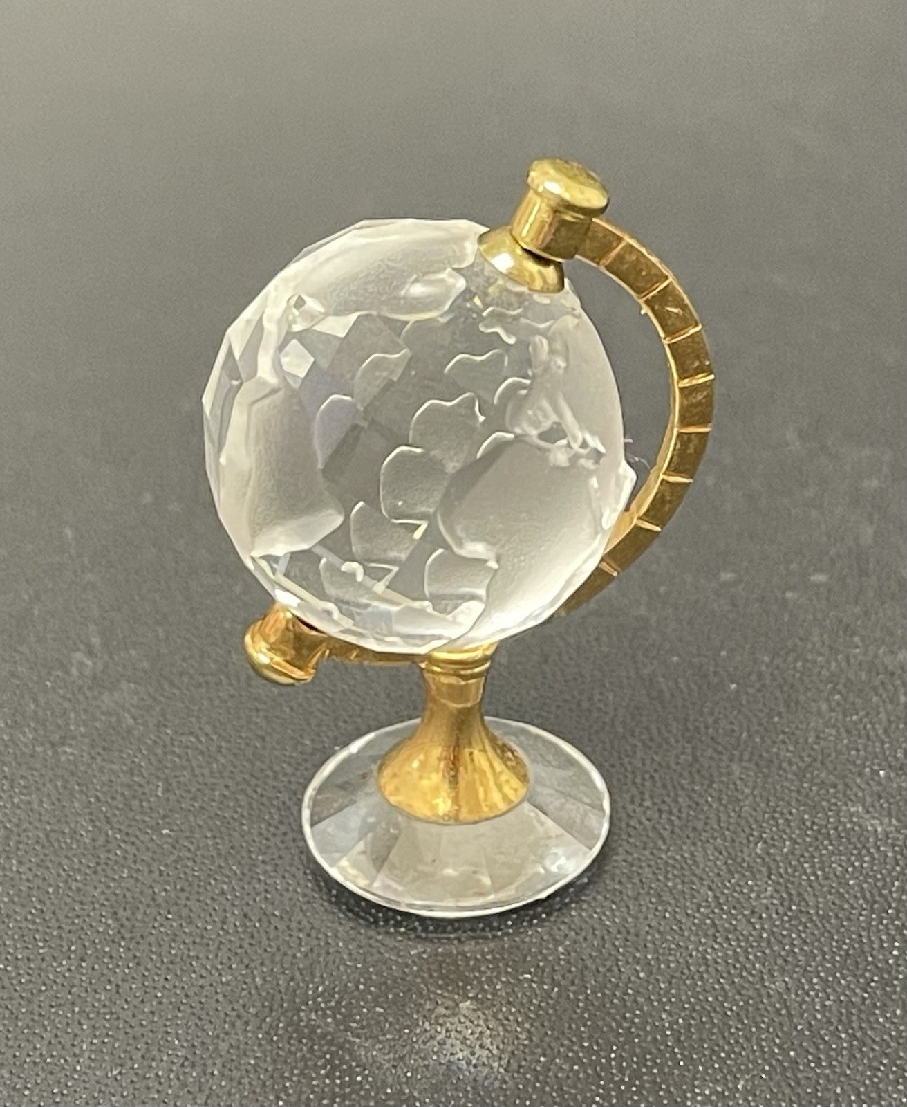 Swarovski Crystal Globe Figurine w/Detailed Countries & Continents-1 3/4”H x 1”W