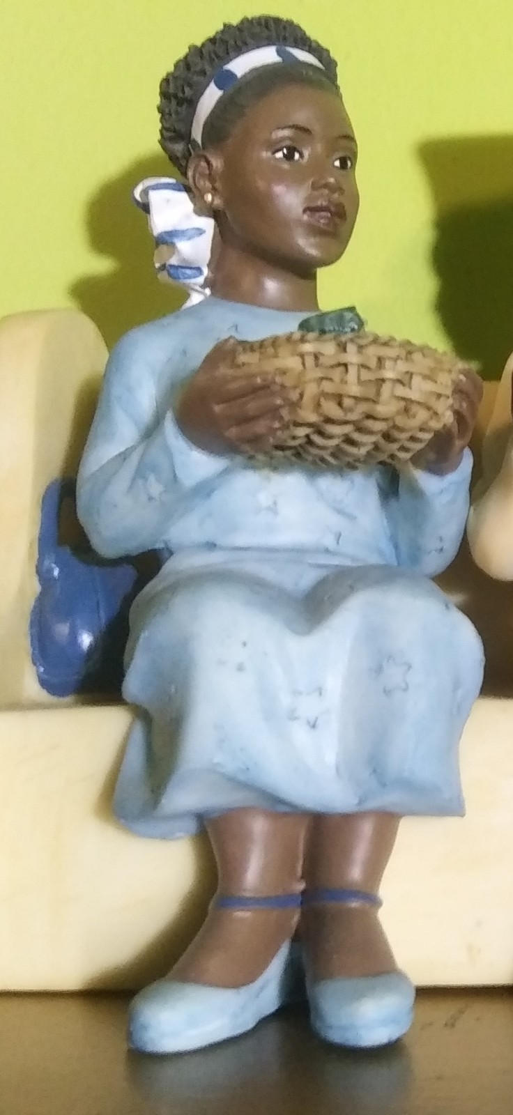 Ebony Treasures Church Pews Figurine PASS THE COLLECTION PLATE Positive Image