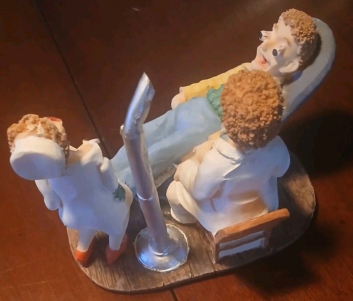 Vintage Dentist’s Gift Art Office Decorative Resin Statue ‘Kip Your Garter Up!’