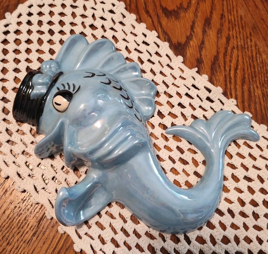 Anthropomorphic Blue Opalescent Top Hat Fish Seahorse Ceramic Wall Plaque NICE