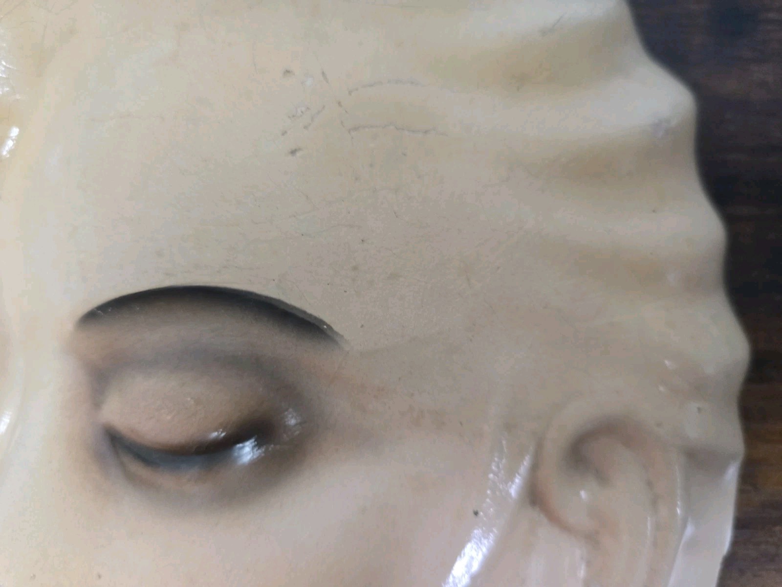 Vintage Chalk ware Couple Faces Kissing Art Deco