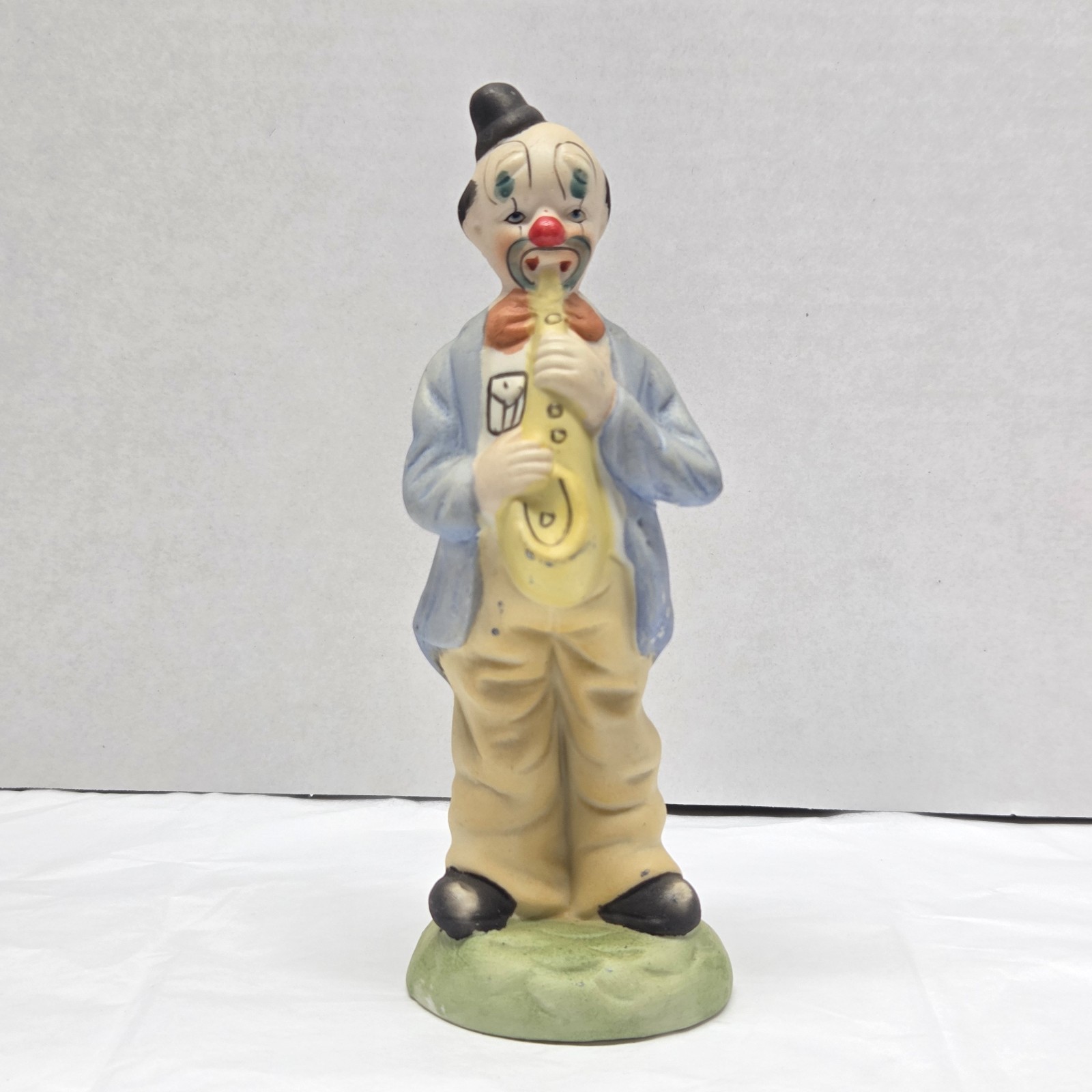 Vtg HAND PAINTED Ceramic Clown 7.75 Tall playing the Sax Figurine Made in TAIWAN