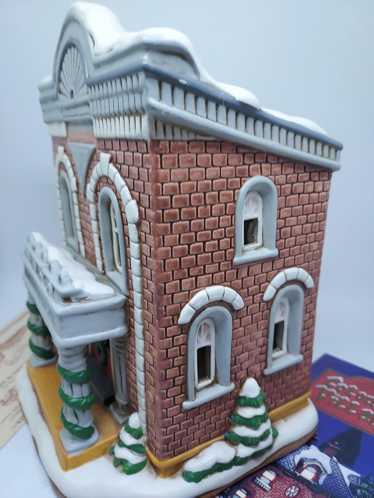 VINTAGE LEFTON CERAMIC COLONIAL Savings And Loan VILLAGE House 01321 1994