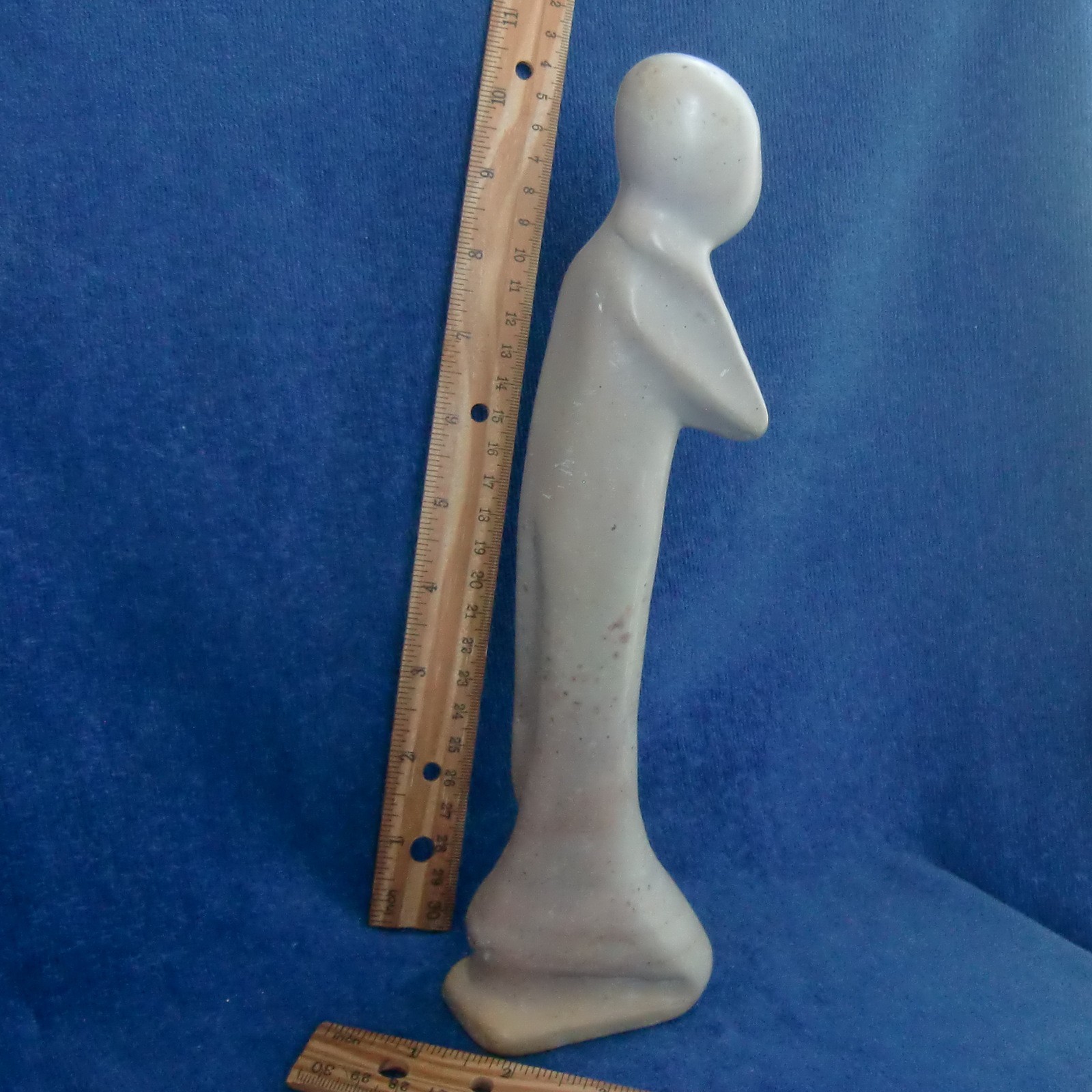 Smooth Soapstone Kneeling Figure VG Abstract Minimalist Light White Beige + Red