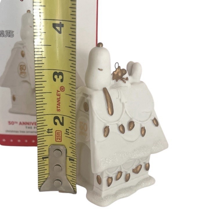 Hallmark Peanuts Gang Ornament 50th Anniversary Doghouse 2015 Snoopy Woodstock