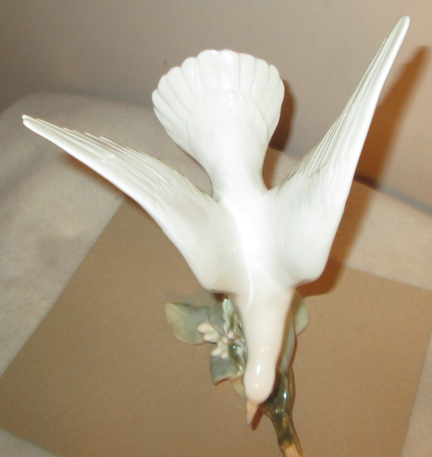 1970s Lladro Turtle Dove Sculpture #4550 by Fulgencio Garcia Retired