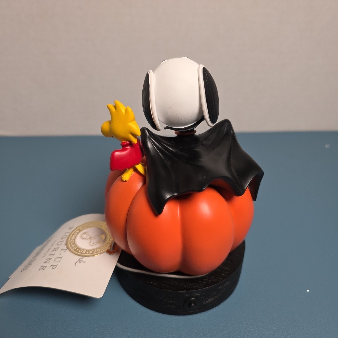 Hallmark Peanuts Snoopy Halloween Figurine Light-up ‘Good Trick’ New 2024