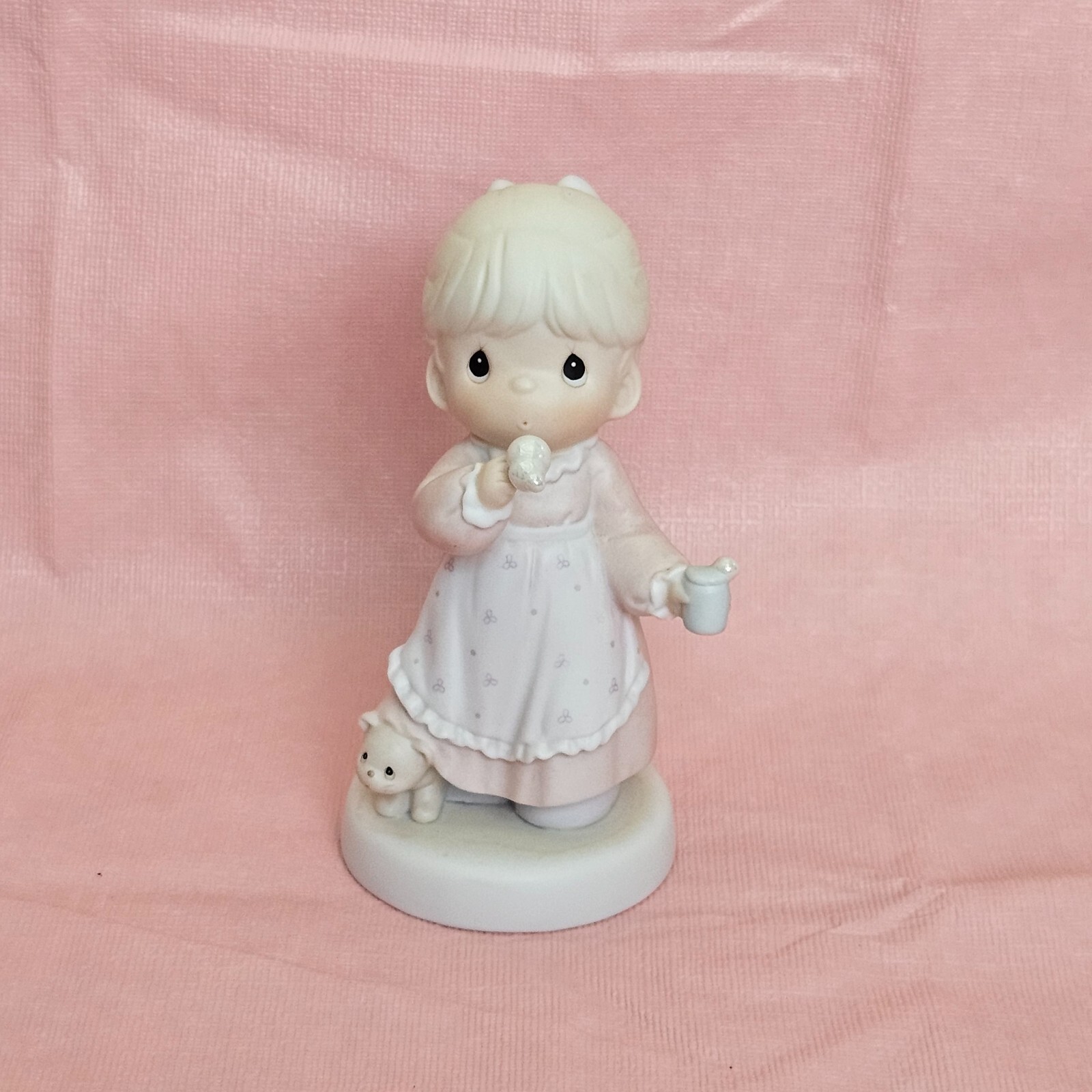 Precious Moments Figurine Collectible Free Shipping HTF Rare No duites USA