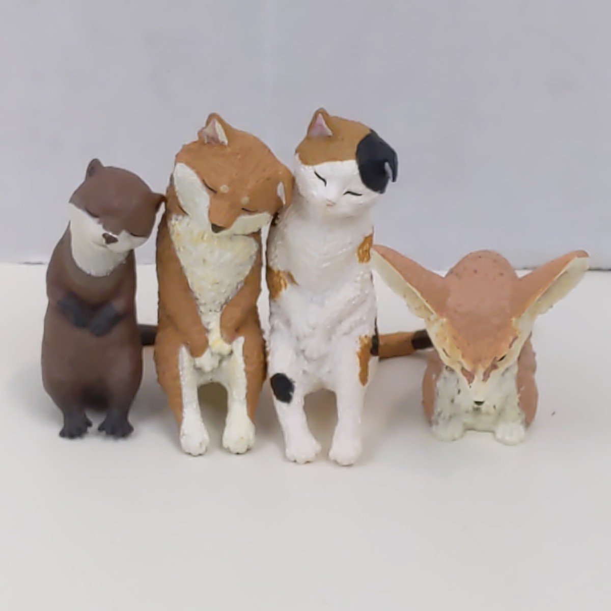 Let’s Sleep Together Animal Figures Set Cat Dog Otter Fennec Fox Collectible Toy