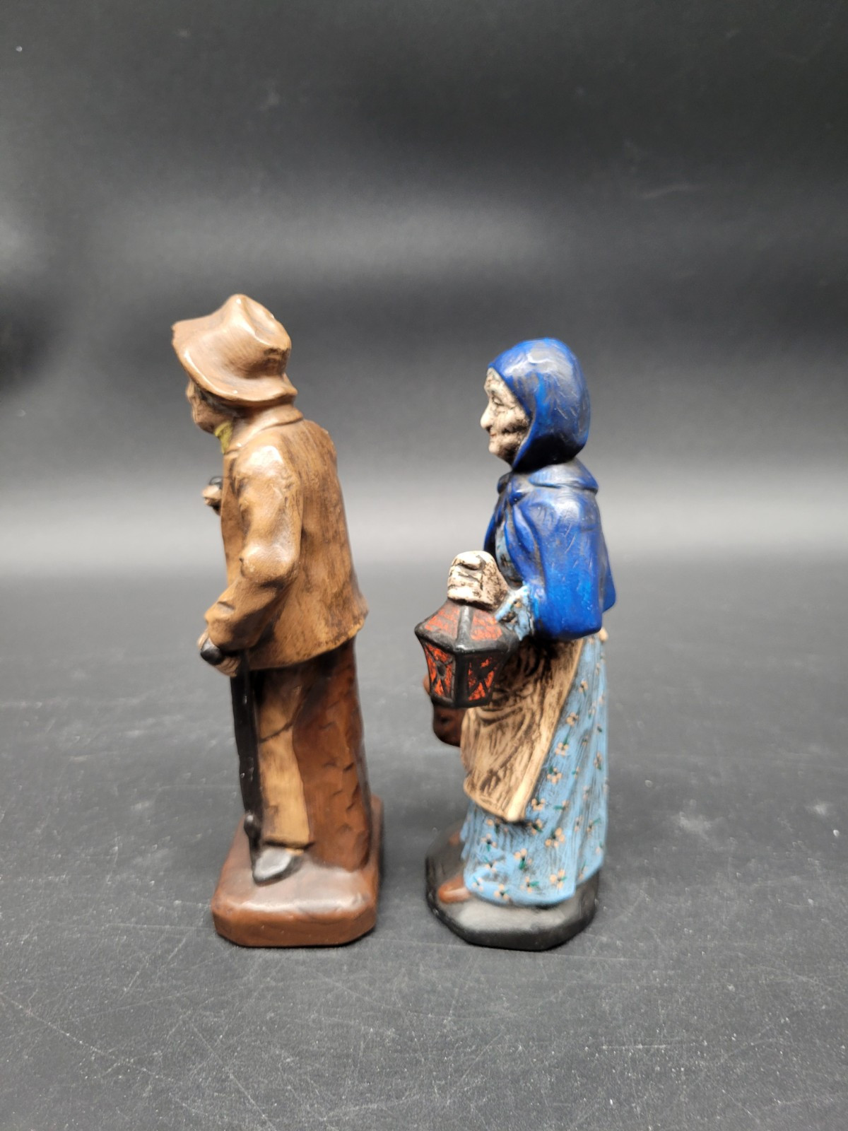 Vintage Ceramic Peasant Couple Marked W 25 and T 31 8″ X 2.75″ & 7.25″ X 3″
