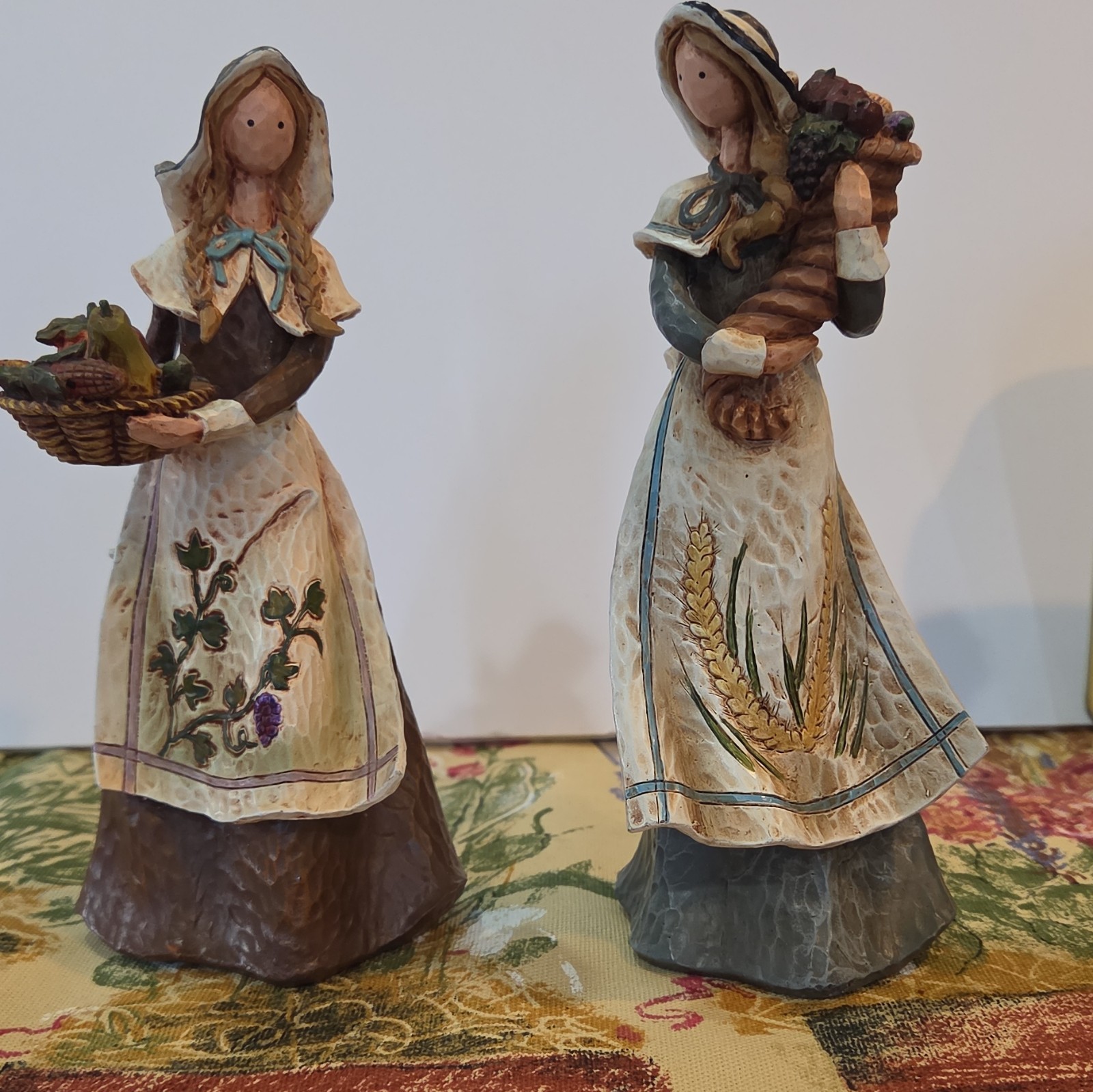 Multicolor Resin Women People Figurines Decorative Set of 2 for Adults Decor