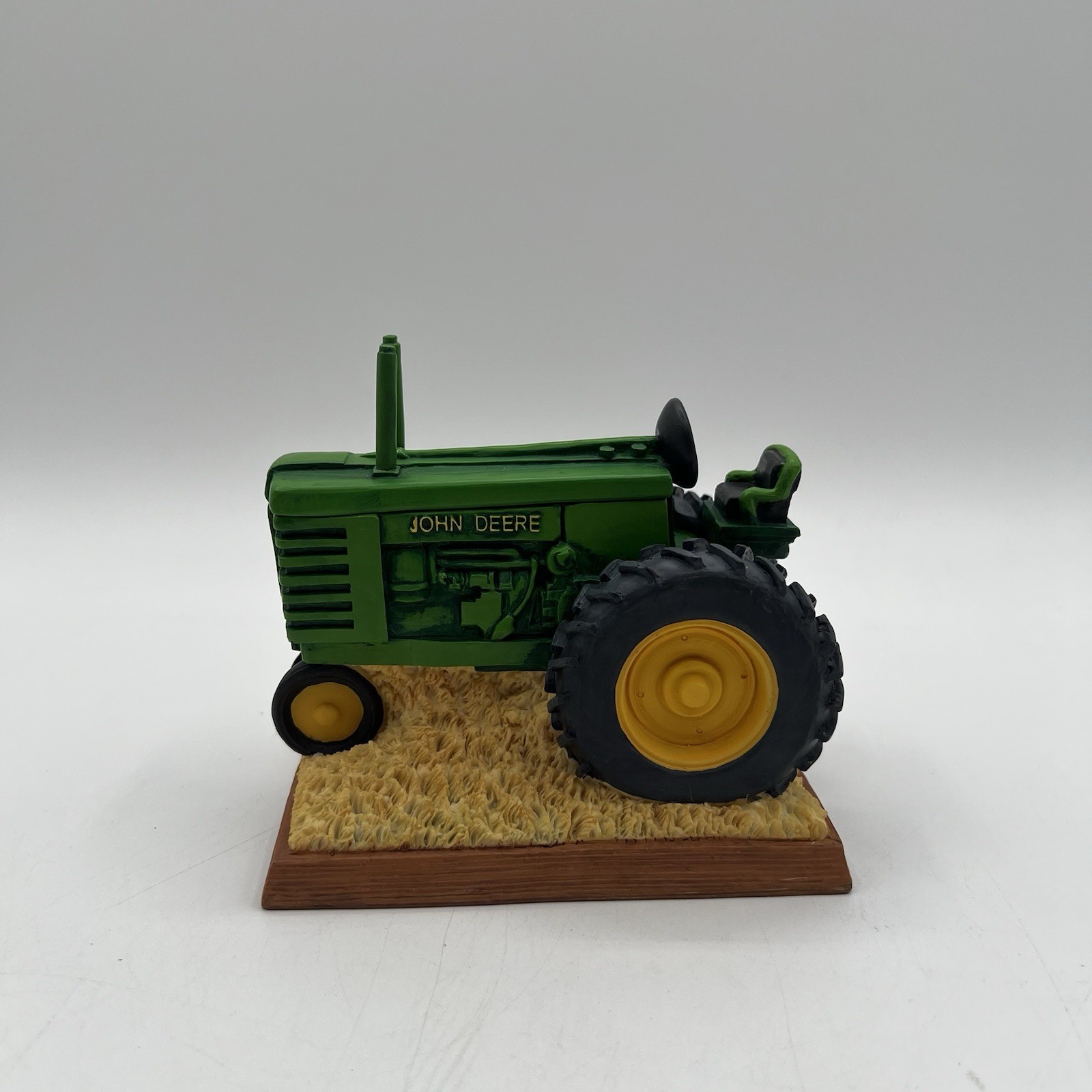 1999 Enesco America’s Favorites John Deere Ceramic Tractor w/ Box