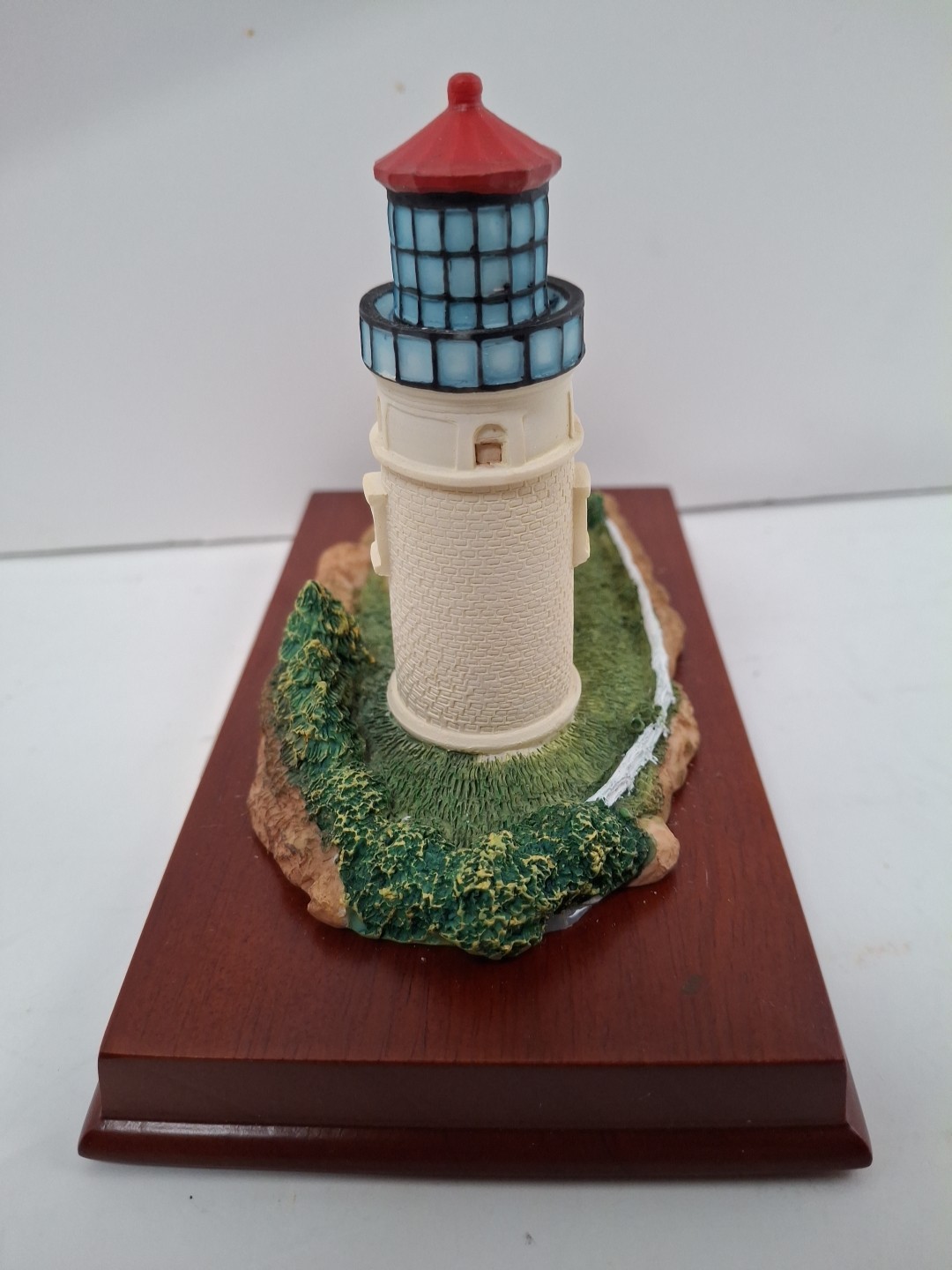 01 HECETA HEAD, OR – Resin Lighthouse on a Wood Base