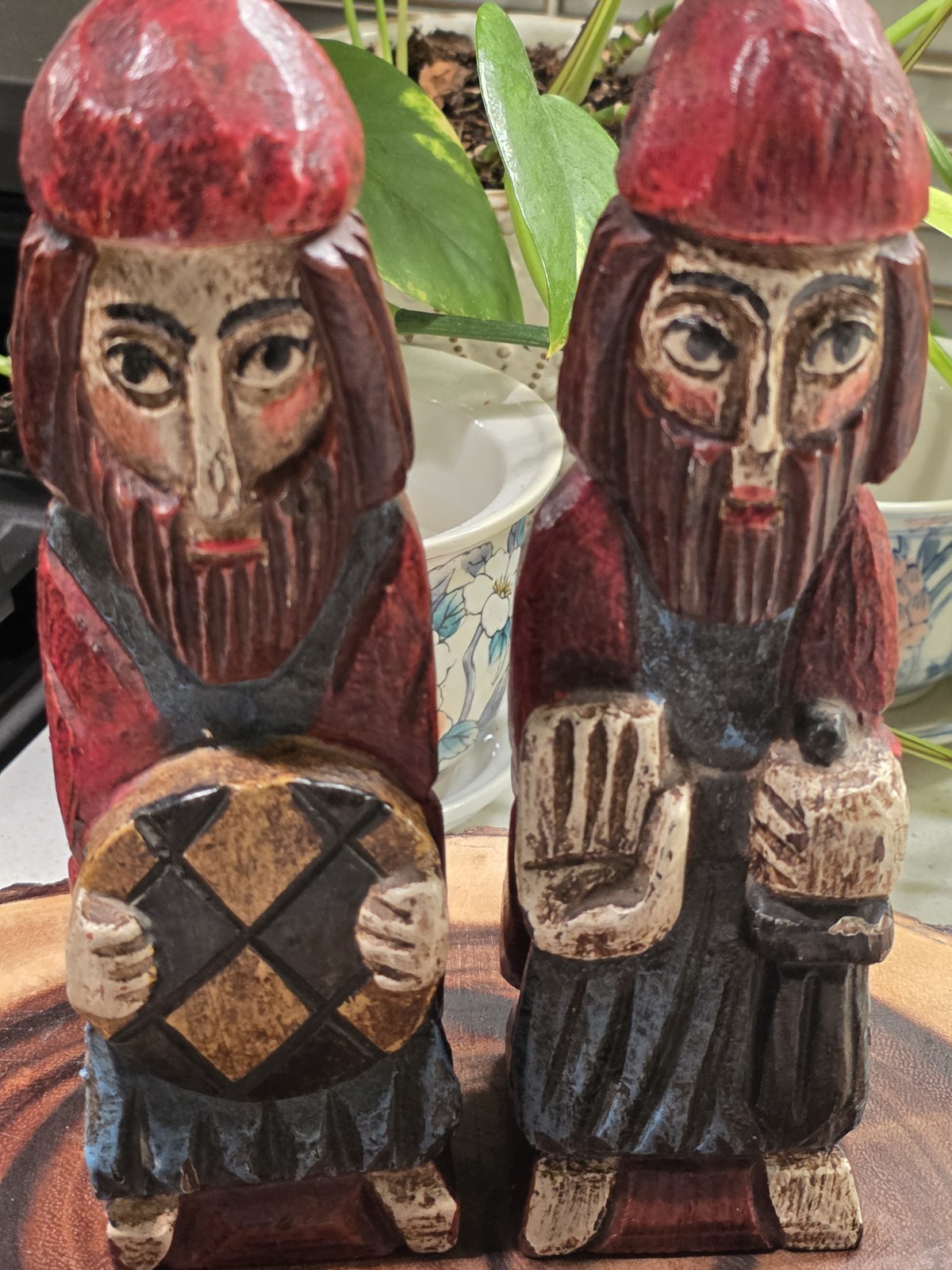 VTG Set 2 Hand Carved Wood Statues Folk Art Spanish Crusaders